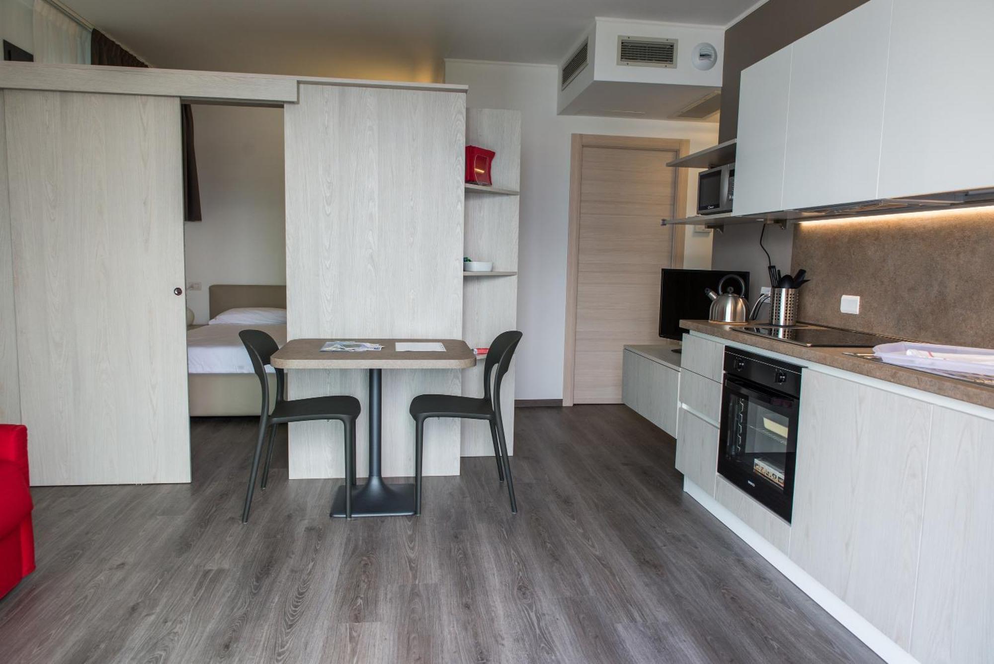 Residenza Luigina Διαμέρισμα Βαρένα Δωμάτιο φωτογραφία