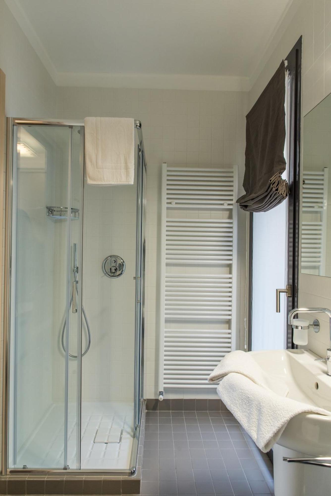 Residenza Luigina Διαμέρισμα Βαρένα Δωμάτιο φωτογραφία