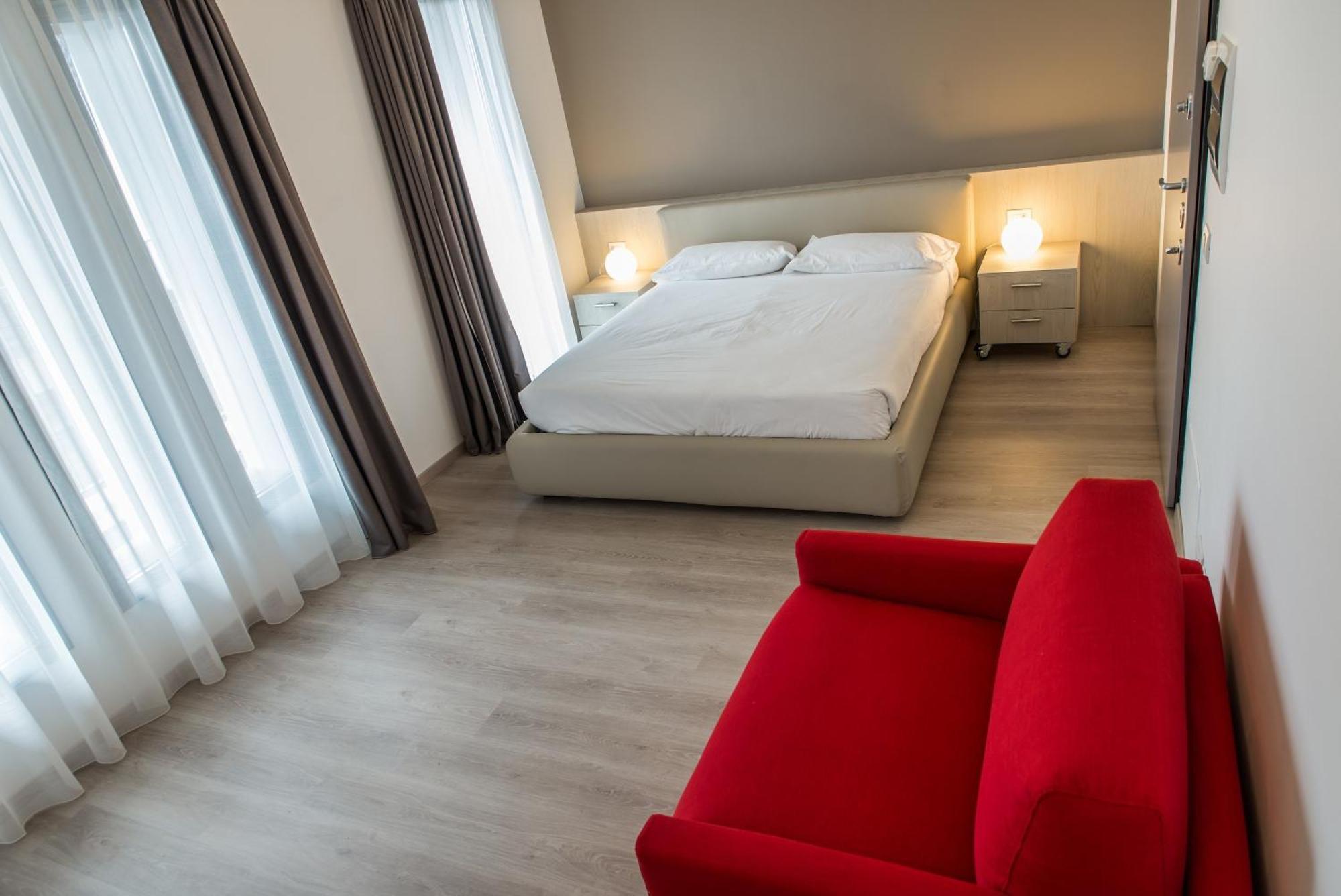 Residenza Luigina Διαμέρισμα Βαρένα Δωμάτιο φωτογραφία