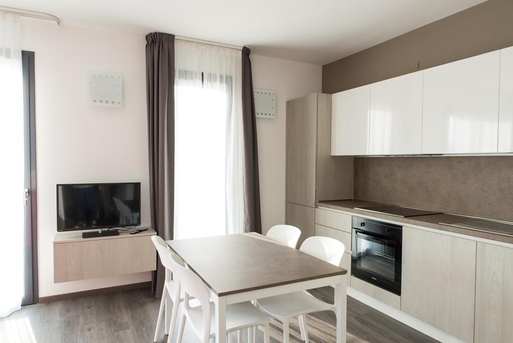 Residenza Luigina Διαμέρισμα Βαρένα Δωμάτιο φωτογραφία