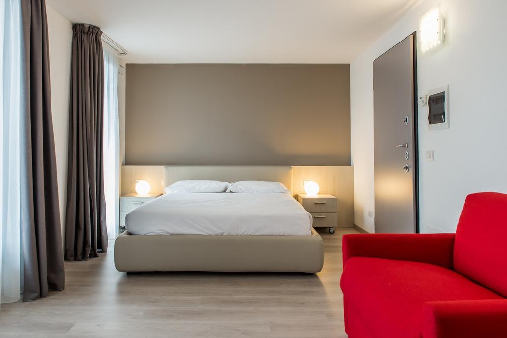 Residenza Luigina Διαμέρισμα Βαρένα Δωμάτιο φωτογραφία