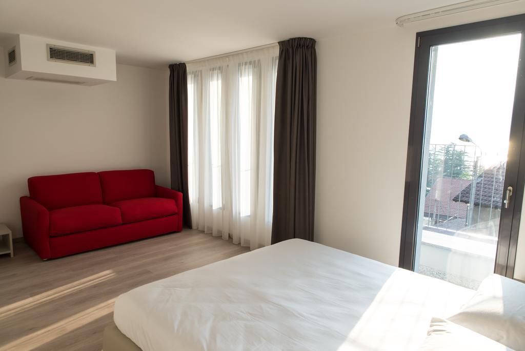 Residenza Luigina Διαμέρισμα Βαρένα Εξωτερικό φωτογραφία